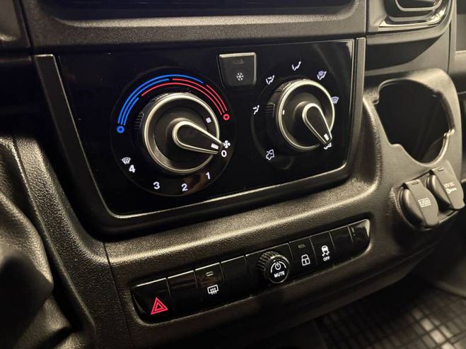 Fiat Ducato (30) FOURGON TOLE 3.3 L H2 H3-POWER 140  gris de 2022