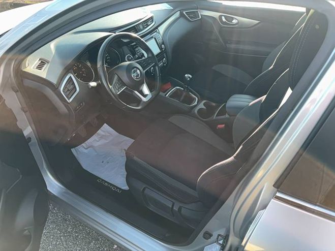 Nissan Qashqai 1.3 DIG-T 140 N-Connecta gris de 2019