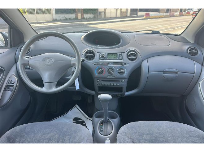 Toyota Yaris  1.3 VVT-i Linea Sol BVA Grise de 2001
