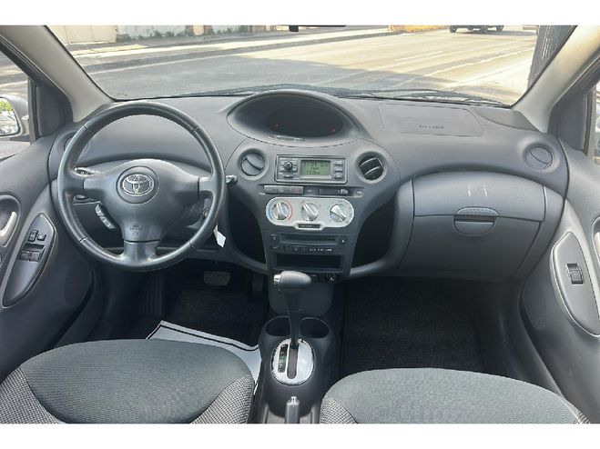 Toyota Yaris 85 VVT-i Lin�a Sol BVA Gris fonc� de 2003