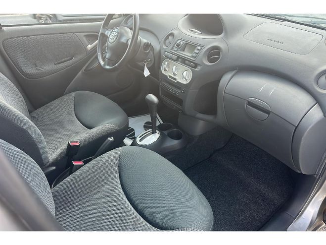 Toyota Yaris 85 VVT-i Lin�a Sol BVA Gris fonc� de 2003