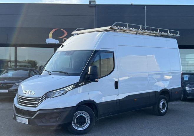 Iveco Daily 35S FG 35S18 HA8 180 CH HI-MATIC CAMERA  Blanc de 2023