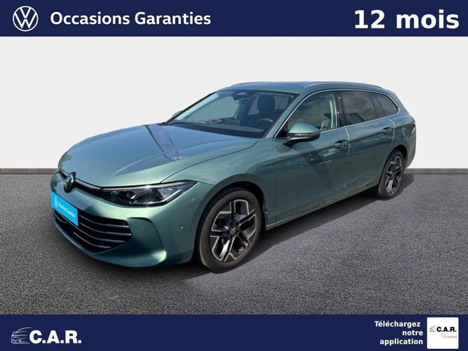 Volkswagen Passat 1.5 eTSI OPF 150 DSG7 Elegance Vert de 2024