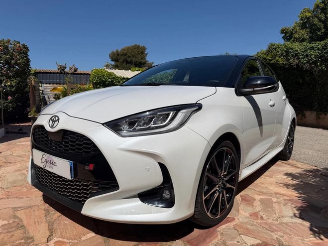 Toyota Yaris 1.5 130ch VVTi Hybrid E-CVT Bo�te automa Blanc de 2025