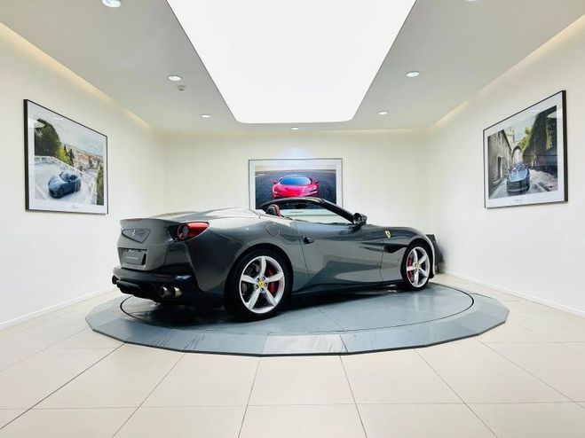 Ferrari Portofino V8 3.9 T 600ch Gris de 