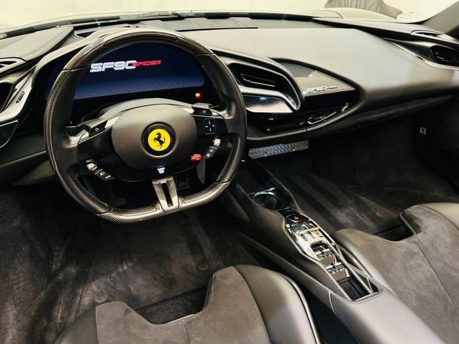 Ferrari SF90 CABRIOLET Gris de 
