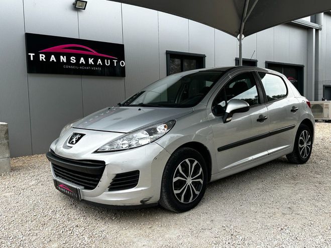 Peugeot 207 1.4 HDi 68cv BLUE LION Active / Distribu Gris de 2010