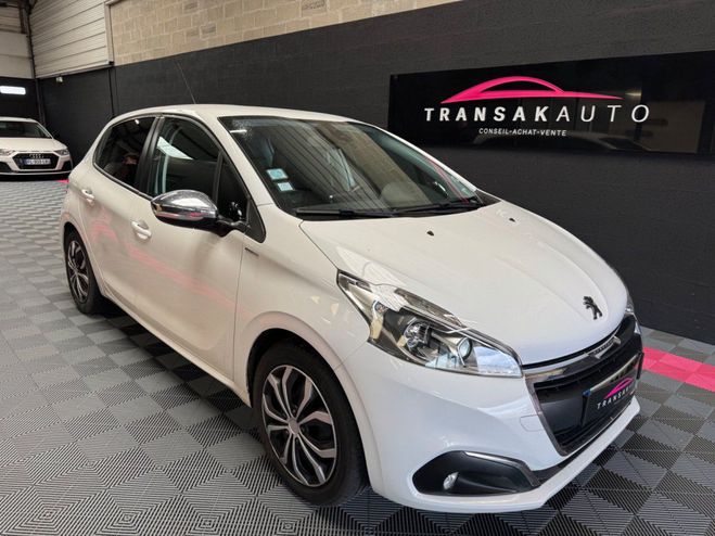 Peugeot 208 1.2 PureTech 82ch BVM5 Style - Distribut Blanc de 2018
