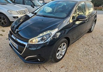  Voir d&eacute;tails -Peugeot 208 1.2 puretech 82 cv 2017 garantie 10 ans  &agrave; Montauban (82)