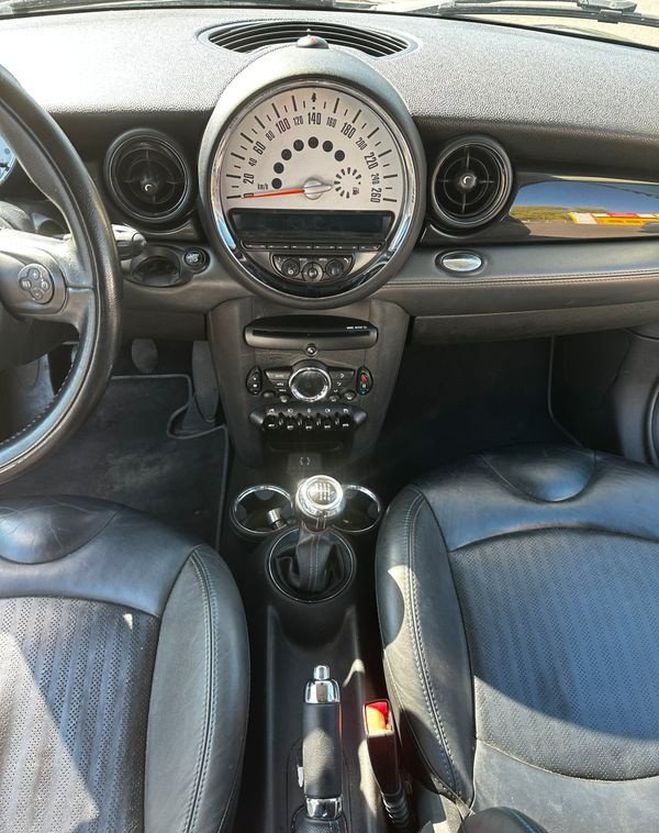 Mini One COOPER 1.6i 122 ch BAYSWATER ? 3 portes Noir de 2012