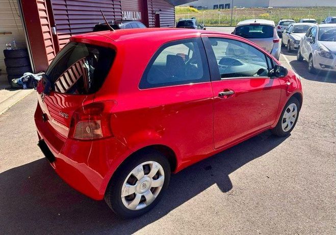 Toyota Yaris 1.0 vvti 70cv premiere main 2007 63000 k Rouge de 2007