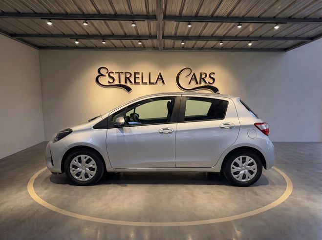 Toyota Yaris III 110 VVT-i Design Y20 CVT 5p RC19 GRIS de 2020