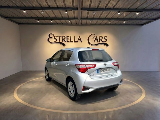 Toyota Yaris III 110 VVT-i Design Y20 CVT 5p RC19 GRIS de 2020