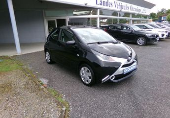  Voir d&eacute;tails -Toyota Aygo 1.0 vvt-i x-play 5p &agrave; Mont-de-Marsan (40)