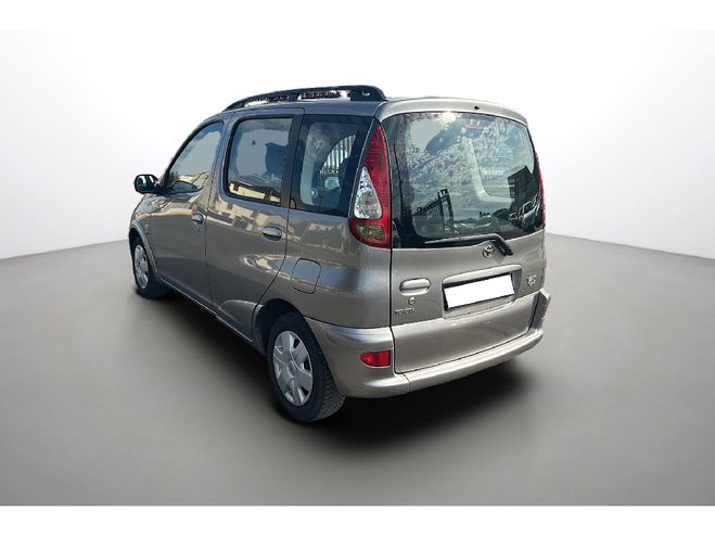 Toyota Yaris Verso 1.3 VVT-i Sol BVA Gris clair de 2003