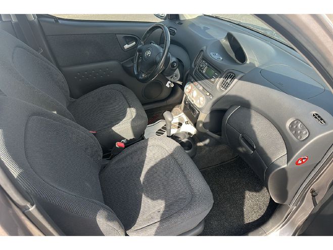 Toyota Yaris Verso 1.3 VVT-i Sol BVA Gris clair de 2003