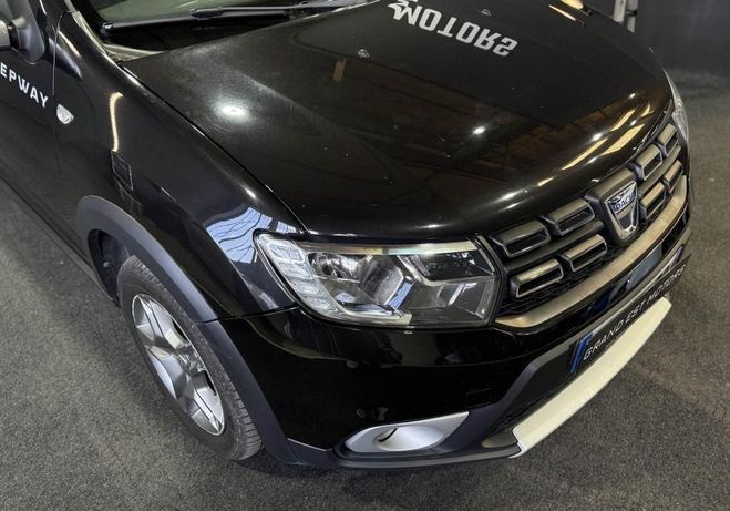 Dacia Sandero 1.5 dCi 90 II BERLINE Stepway PHASE 2 Noir de 2017