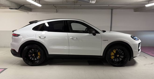 Porsche Cayenne Coupe 4.0 V8 739ch Turbo E-Hybrid Pack G BLANC de 2024