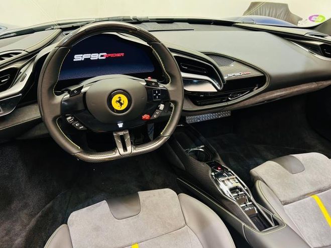 Ferrari SF90 Hybride Bleu de 