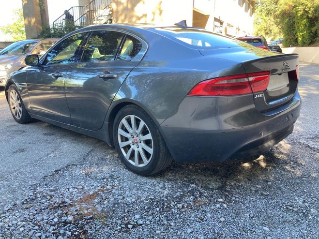 Jaguar XE MOTEUR TURBO HS Gris pierre de 2015