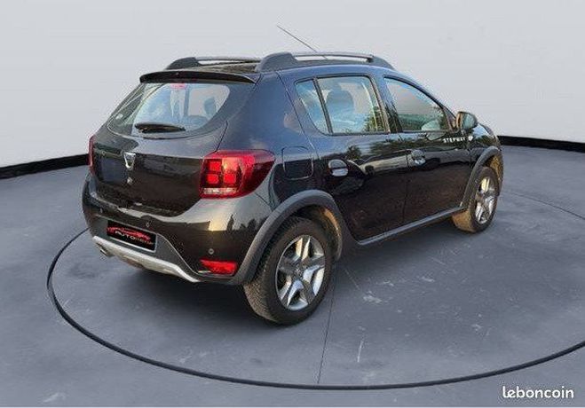 Dacia Sandero (2) Stepway Blue dCi 95 Noir de 2019