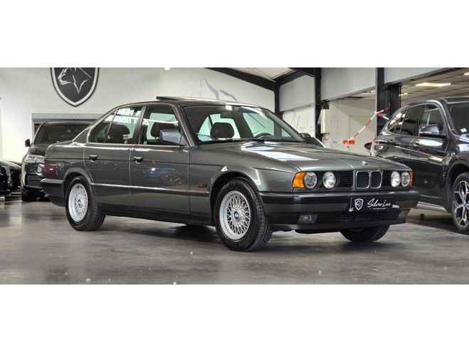 BMW Serie 5 520i E34 BERLINE 2.0 6 CYLINDRE 150 M50  GRIS de 1990