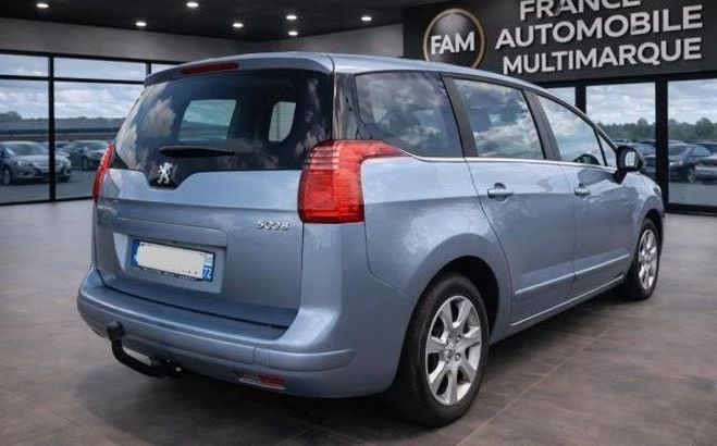 Peugeot 5008 1.6 VTi 120ch BVM5 Confort Pack 5pl Bleu de 2010