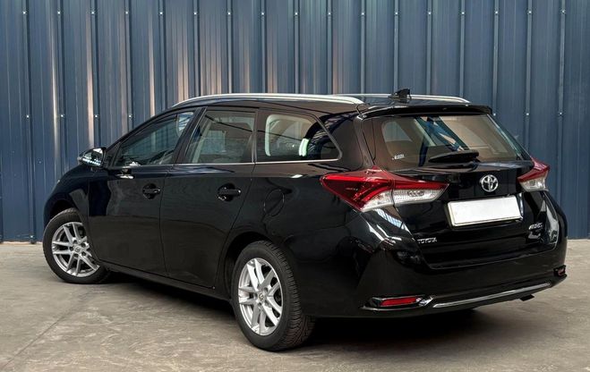 Toyota Auris TOURING-SPORTS 1.6 D4D 110 DYNAMIC - Gar Noir de 2015