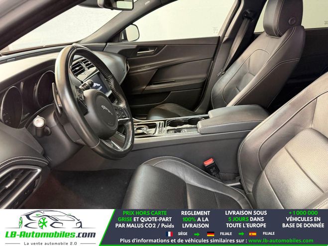 Jaguar XE 180 ch BVA Argent� M�tallique de 2017