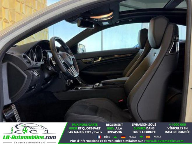Mercedes Classe C 63 AMG A Blanc M�tallique de 2011