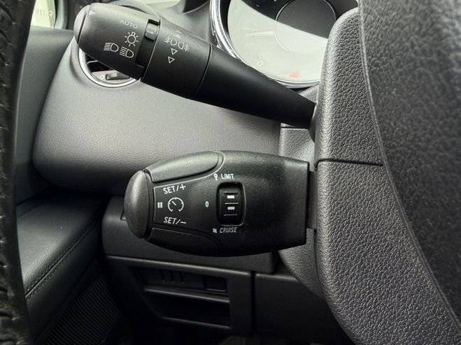 Peugeot 3008 1.6 BLUEHDI 120 CH ALLURE S&S GRIS F de 2016