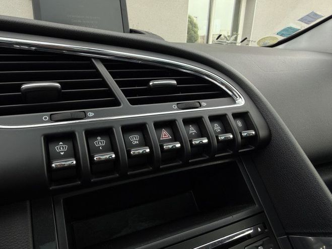 Peugeot 3008 1.6 BLUEHDI 120 CH ALLURE S&S GRIS F de 2016