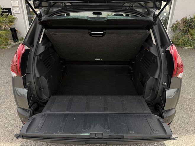Peugeot 3008 1.6 BLUEHDI 120 CH ALLURE S&S GRIS F de 2016