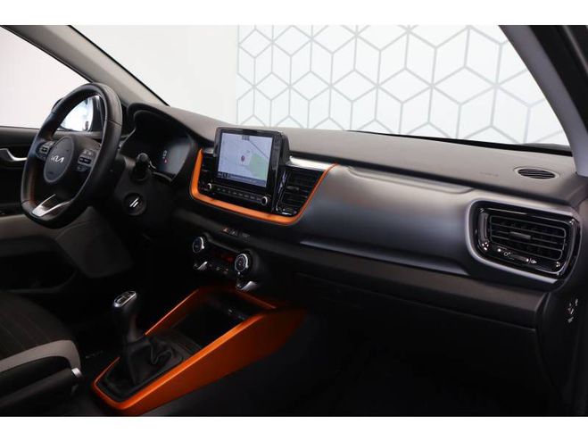 Kia Stonic 1.0 T-GDi 100 ch BVM6 GT Line gris de 2024