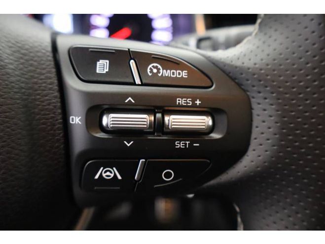 Kia Stonic 1.0 T-GDi 120 ch MHEV DCT7 GT Line gris de 2025