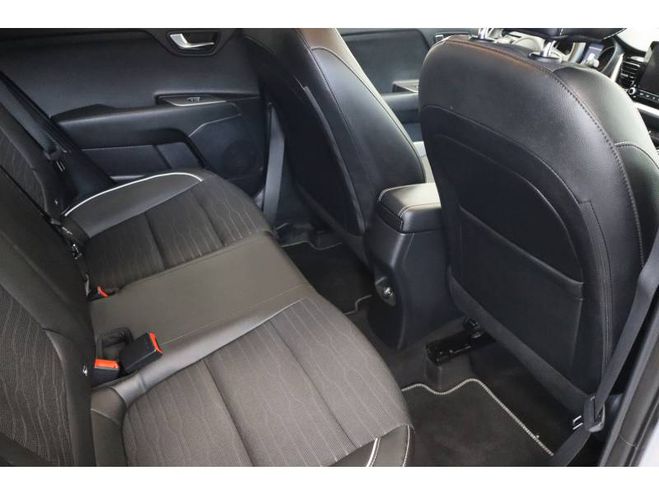 Kia Stonic 1.0 T-GDi 120 ch MHEV DCT7 GT Line gris de 2025