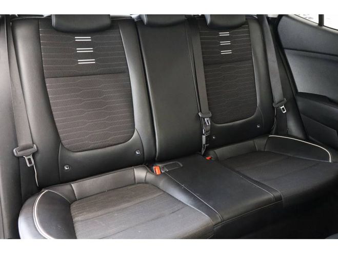 Kia Stonic 1.0 T-GDi 100 ch BVM6 GT Line blanc de 2022