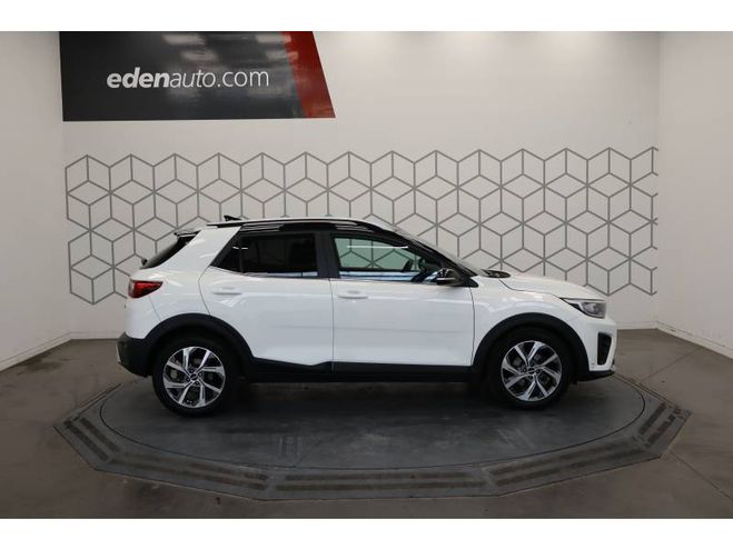Kia Stonic 1.0 T-GDi 100 ch BVM6 GT Line blanc de 2022