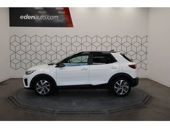 Kia Stonic 1.0 T-GDi 100 ch BVM6 GT Line blanc de 2022