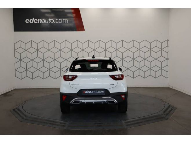 Kia Stonic 1.0 T-GDi 100 ch BVM6 GT Line blanc de 2022