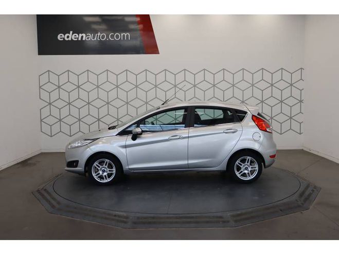 Ford Fiesta 1.0 EcoBoost 100 Titanium Powershift A gris de 2015