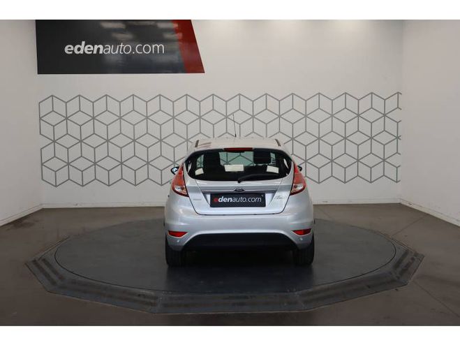 Ford Fiesta 1.0 EcoBoost 100 Titanium Powershift A gris de 2015