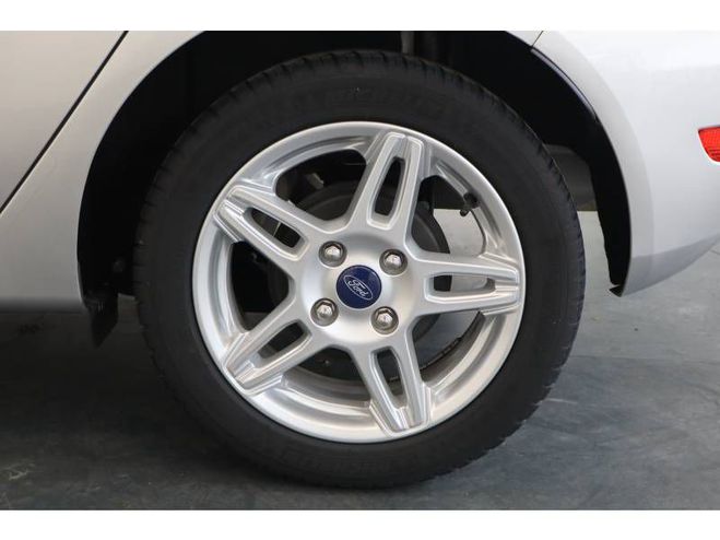 Ford Fiesta 1.0 EcoBoost 100 Titanium Powershift A gris de 2015