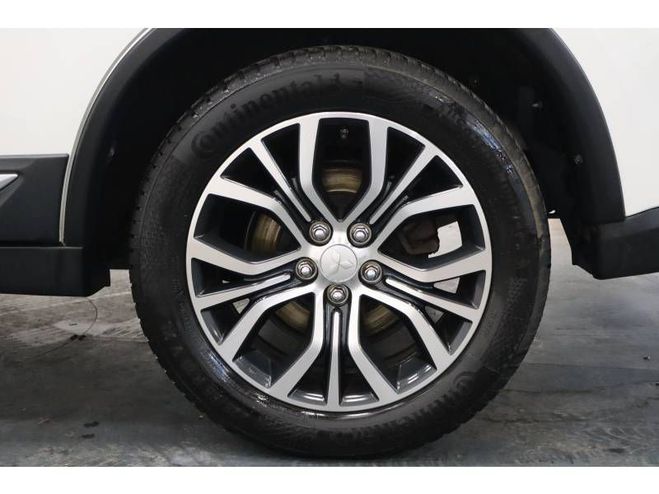 Mitsubishi Outlander 2.2 DI-D 150 2WD Intense Navi 5 places blanc de 2017