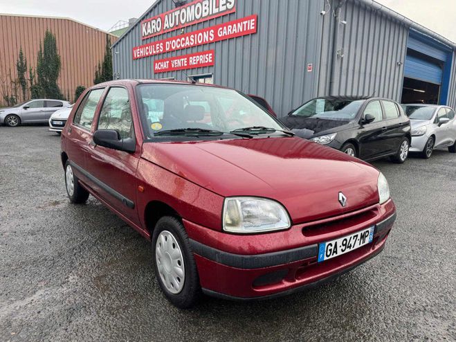 Renault Clio Ph2 1.4 75CV BVA Rouge M�tallis� de 1997