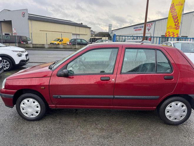 Renault Clio Ph2 1.4 75CV BVA Rouge M�tallis� de 1997