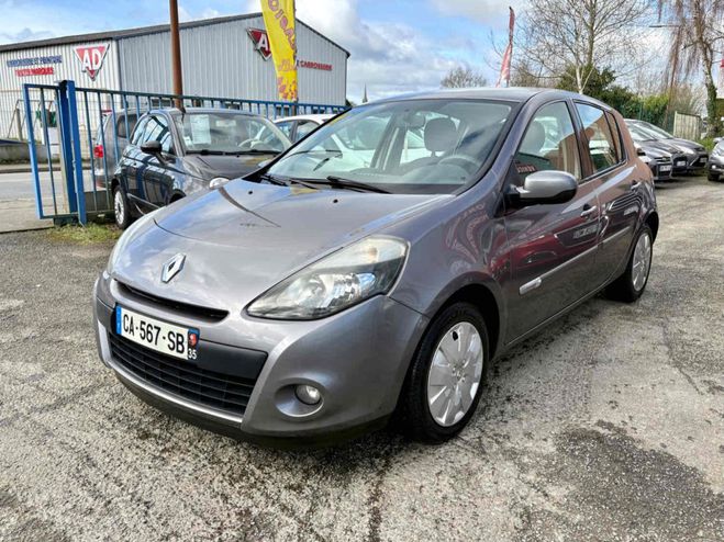 Renault Clio III EXPRESSION CLIM 1.5DCI 90 Gris M�tallis� de 2012