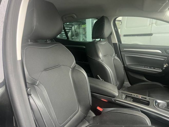 Renault Megane IV Berline Blue dCi 115 EDC Intens noir de 2021