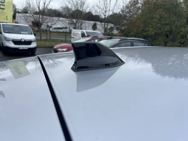 Renault Captur E-Tech full hybrid 145 ch Techno noir de 2025
