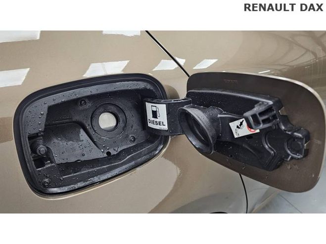 Renault Megane IV Berline dCi 110 Energy Zen marron de 2016